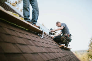 Local Roofers in Newhall, IA